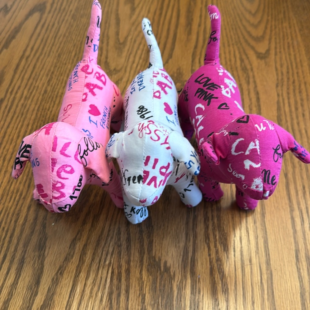 VS PINK Dogs